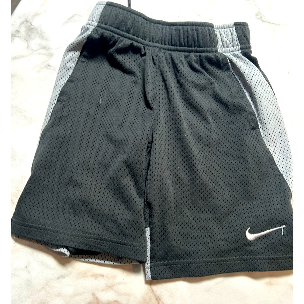 Boys Nike  XS shorts. Front pockets